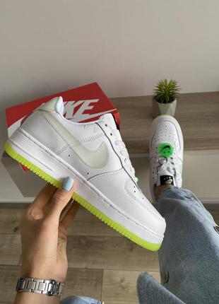 Женские кроссовки nike air force 1 white/yellow