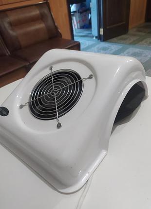 Вытяжка для мастеров маникюра