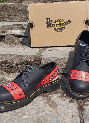 Туфли dr.martens 1461 stud black and red + white 
(art.25662001) оригинал!5 фото