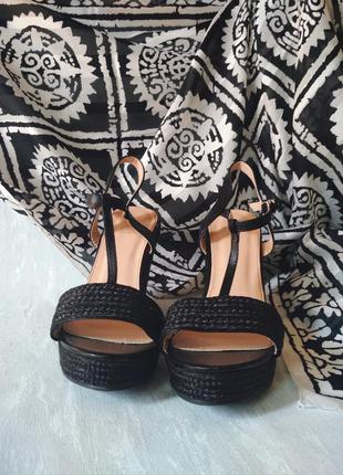 Erra ladies shoes. новые плетеные косичкой босоножки на платформе черные2 фото