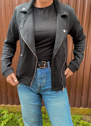 Черная женская косуха/куртка-косуха от janina/легкий черный осенний пиджак4 фото