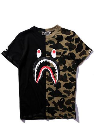 Чорно-зелена футболка bape shark half camo1 фото