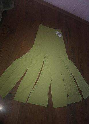 Брендовий яскраво - салатовий спідниця з розрізами віскоза!