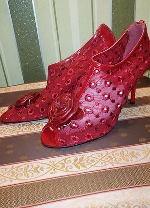 Шикарні босоніжки 38 р