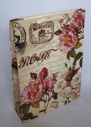 Гарний паперовий пакет з трояндами великий1 фото