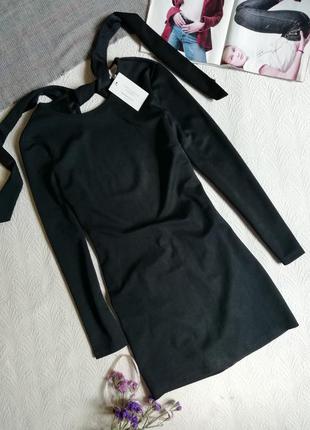 Новое черное платье с открытой спиной1 фото