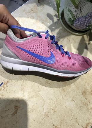 Кроссовки для спортзала для спорта розовые найки