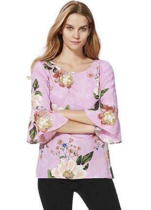 Розовая блуза в цветочный принт с воланами рюшами zara