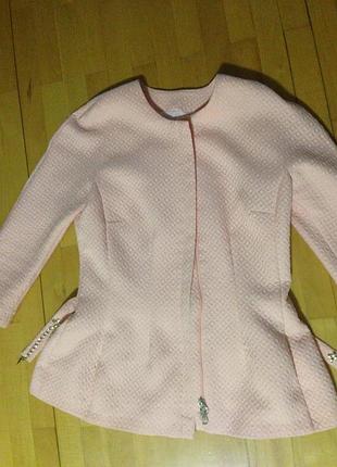 Гарний піджак рожевого кольору