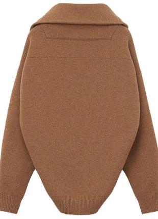 Оригінальний брендовий жіночий светр з перепадом довжини3 фото