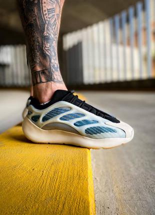 Чоловічі стильні осінні кросівки adidas yeezy boost 700 v3 "kyanite"