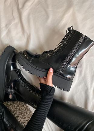 Женские стильные осенние ботинки tracktor black glossy