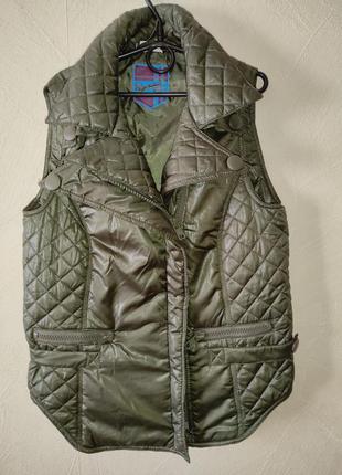 Стильна тепла жилетка