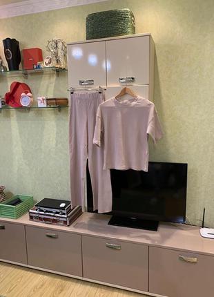 Костюм зі штанами палаццо