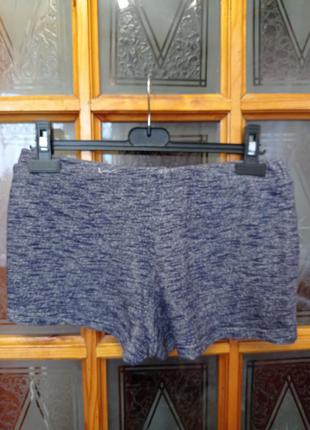 Шорті.