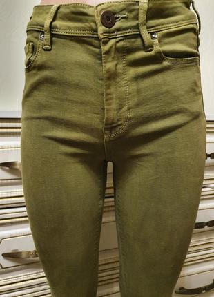 Стильные джинсы скинни стрейч цвета хаки4 фото