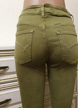 Стильные джинсы скинни стрейч цвета хаки6 фото