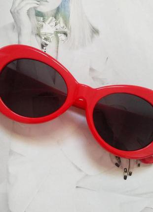 Солнцезащитные очки овал красный с чёрным1 фото