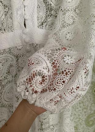 Шикарное кружевное бежевое платье миди с объемными рукавами3 фото