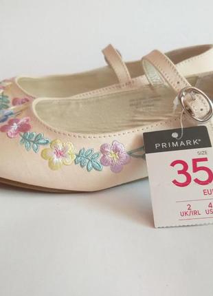 Нарядні туфлі з вишивкою primark5 фото
