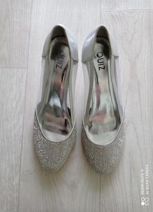 Шикарные туфли quiz серебро камни 40 р.2 фото