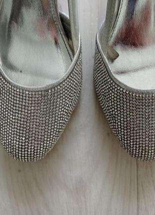 Шикарные туфли quiz серебро камни 40 р.3 фото