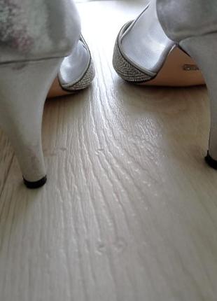 Шикарные туфли quiz серебро камни 40 р.9 фото