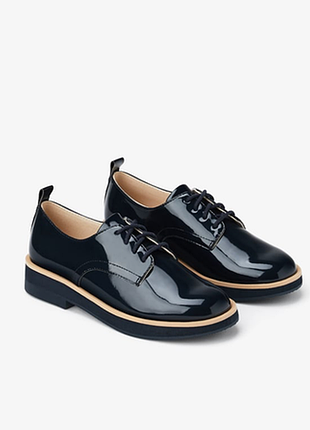 Шикарні лакові туфлі zara