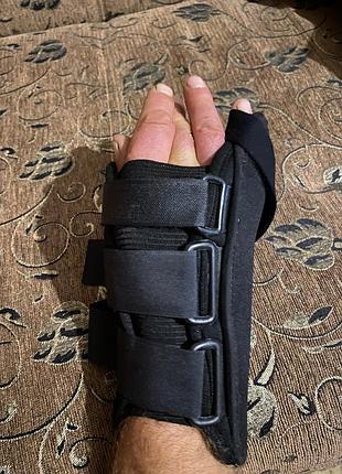 Фиксатор для кисти