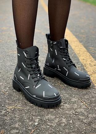 All over logo boots black женские черные демисезонные брендовые ботинки жіночі чорні...