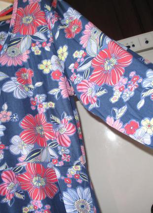 Гарнюще яскраве ефектне трикотажне плаття-туніка з популярним квітковим принтом7 фото