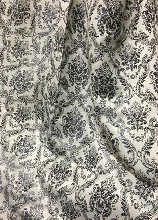 Портьерная ткань для штор жаккард черно-белого цвета с коронкой