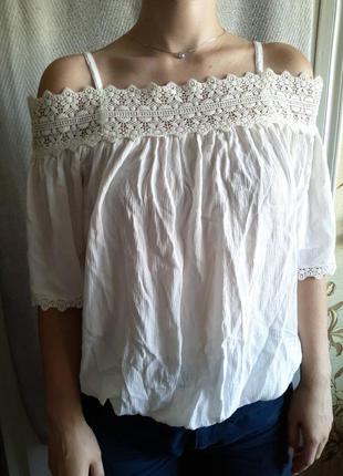 Женская кружевная блуза, блузка с кружевом в мелкий цветок и открытыми плечами.1 фото