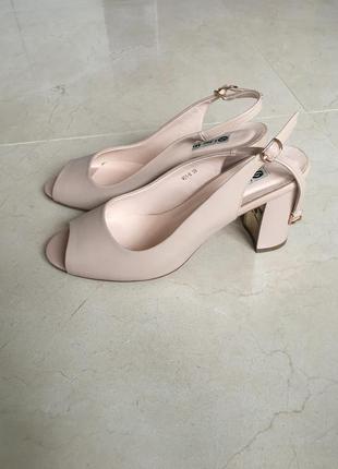 Босоніжки нові lino marano