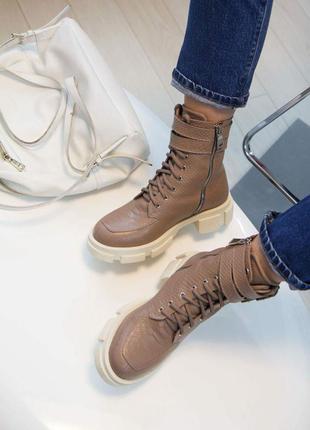 Бежевые кожаные ботинки (осень зима) на платформе3 фото