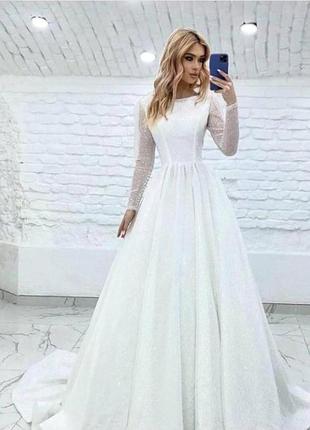 Шикарное белое платье с блёстками1 фото