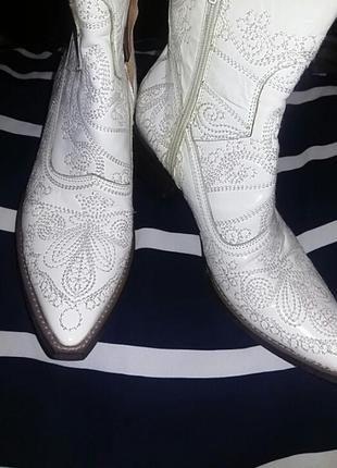 Шикарні шкіряні чоботи. ковбойки  швейцарія