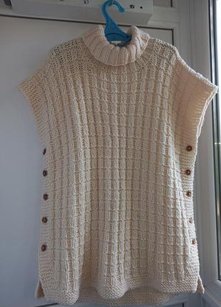 Вязаный жилет-свитер