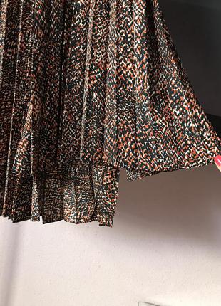 Красивезная юбка гофре с ассиметричным низом и разрезами6 фото