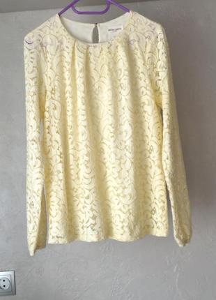 Изумительного качества нежно-молочного цвета нарядная блузочка бренд holly & whyte
