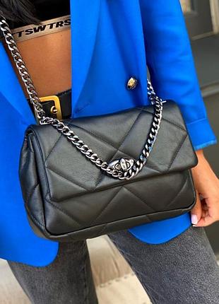 Натуральна шкіряна сумочка стьобана на довгому ланцюжку кроссбоди через плече чорна