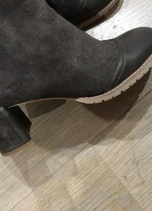 Чоботи,ботфорти