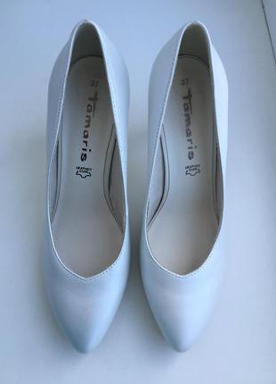 Новые кожаные белые туфли tamaris 37 р., лодочки свадебные7 фото