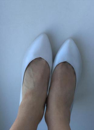 Новые кожаные белые туфли tamaris 37 р., лодочки свадебные9 фото