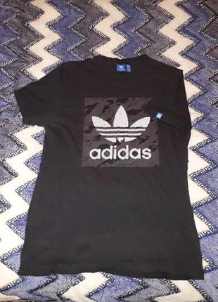 Футболка чоловіча adidas8 фото