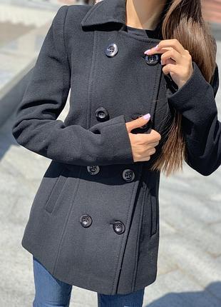 Чёрное пальто пиджак из шерсти с кашемиром приталенное