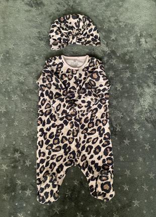 Человечек с шапочкой на девочку