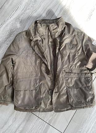 Очень стильная куртка для маленького модника