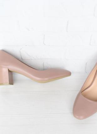 Нюдовые, бежевые туфли 36 размера на удобном каблуке