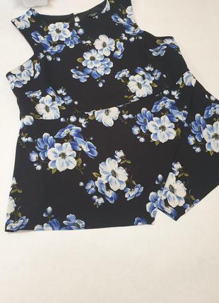 💜красивая чёрная блуза без рукава с акварельными бело-голубыми цветами. оригинальный асиметричный крой по низу💜2 фото